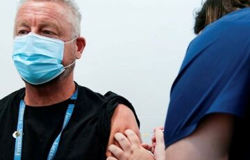 В Україні можуть дозволити змішувати вакцини від ковіду В Україні можуть дозволити змішувати вакцини від ковіду
