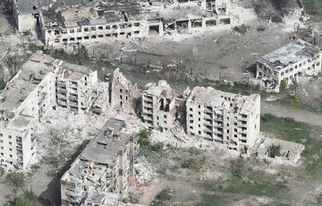 Росіяни зруйнували деякі позиції Сил оборони у Часовому Яру, Торецьку, а також біля села Ступочки