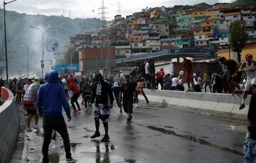 У Венесуелі спалахнули протести після того, як Мадуро оголосив себе переможцем на виборах