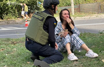 Спасатели показали кадры с места обстрела Запорожья Спасатели показали кадры с места обстрела Запорожья