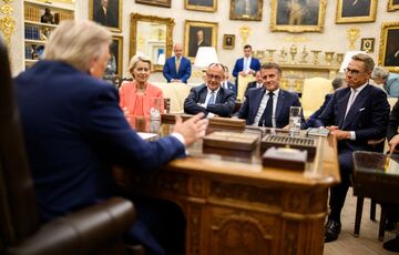 Встреча Зеленского и Путина может пройти в Женеве, - Макрон