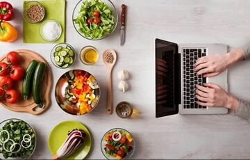 Доставка из ресторанов выросла на 25% на фоне облав ТЦК и плохой погоды