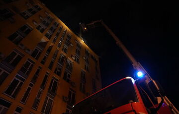 Рятувальники показали наслідки нової атаки дронів на Київ: фото
