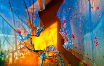 ”Апокалипсис войны через призму камеры телефона”: фотовыставка работ сапера Александра Господа