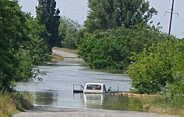 Оккупированные Алешки полностью затоплены и вода продолжает прибывать: люди молят о помощи на крышах