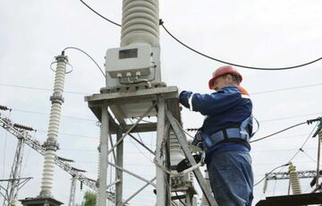 Російські війська атакували важливий енергетичний обʼєкт на Херсонщині Російські війська атакували важливий енергетичний обʼєкт на Херсонщині