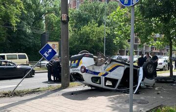 У Львові сталася аварія з поліцейським авто: багато постраждалих