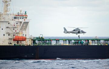 Франция задержала судно ”теневого флота” России в Средиземном море