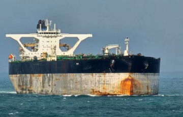 Американський десант захоплює танкер Marinera, для захисту якого Росія відправили підводний човен