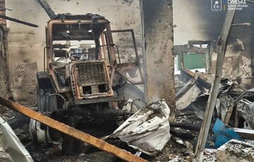 Россияне атаковали Сумскую область: разрушены сельскохозяйственная техника и нежилые здания