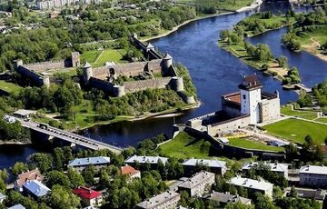 Російські прикордонники вивезли 24 плавучі буї з естонської частини річки Нарва