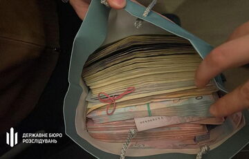 З'явилися нові деталі обшуків у керівництва податкової Києва (фото, відео) З'явилися нові деталі обшуків у керівництва податкової Києва (фото, відео)