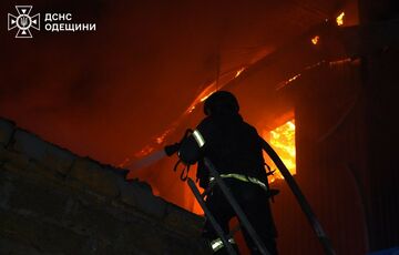 Россия снова атаковала Одессу: двое раненых (фото, видео) Россия снова атаковала Одессу: двое раненых (фото, видео)