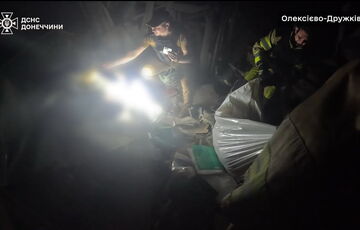 Росіяни скинули авіабомбу на житлові будинки в Олексієво-Дружківці: двоє людей загинули