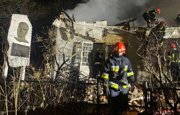 Оккупанты атаковали шахедами Львов и область: разрушен музей Шухевича и повреждено общежитие