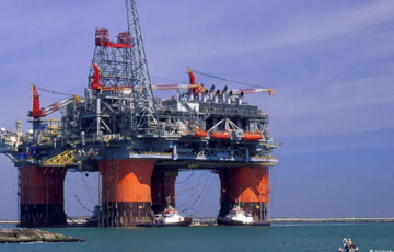 Дроны СБУ остановили работу нефтедобывающей платформы в Каспийском море