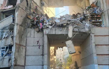 Россияне ударили КАБами по двум многоэтажкам в Харькове: уже трое погибших