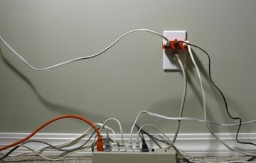 В Украине растет потребление электроэнергии: жителей просят не включать сразу всю технику