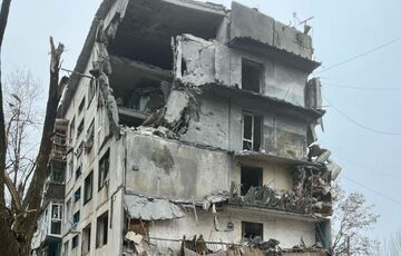 Россияне сбросили авиабомбу на жилой дом в Северске: 1 погибший, 4 раненых