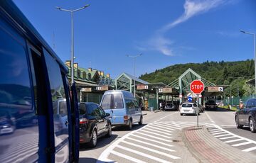 Поляки не пропустили ни одного украинского грузовика на трех направлениях за сутки