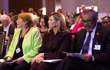 Олена Зеленська зустрілася з Меланією Трамп на полях 80-ї сесії Генасамблеї ООН Олена Зеленська зустрілася з Меланією Трамп на полях 80-ї сесії Генасамблеї ООН