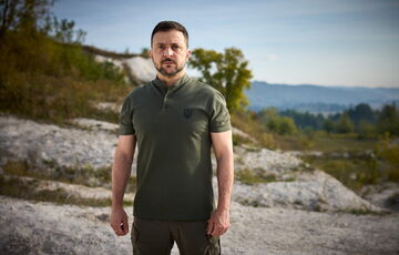 Зеленський у День незалежності: ”Той, хто зичив нам лиха, отримає його у себе вдома, з відсотками” Зеленський у День незалежності: ”Той, хто зичив нам лиха, отримає його у себе вдома, з відсотками”
