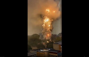 В Индии произошел чудовищный пожар на заводе по производству фейерверков: видео