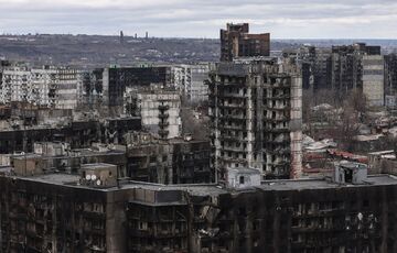 У Маріуполі пролунали вибухи: радник мера назвав причину