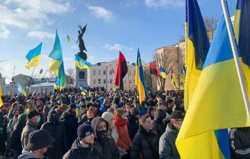 Запрет властей нипочем: 5 тысяч человек вышли на Марш Единств в Харькове: ВИДЕО Запрет властей нипочем: 5 тысяч человек вышли на Марш Единств в Харькове: ВИДЕО