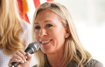 Twitter заблокировал страницу американской конгрессвумен за дезинформацию о вакцинах