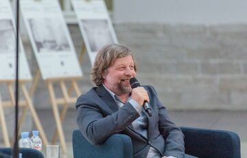 У Польщі затримали співробітника Ермітажу, який брав участь у незаконних розкопках у Криму