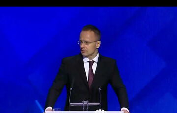 Глава МЗС Угорщини Сіярто перейшов на російську на конференції у Мінську: відео Глава МЗС Угорщини Сіярто перейшов на російську на конференції у Мінську: відео