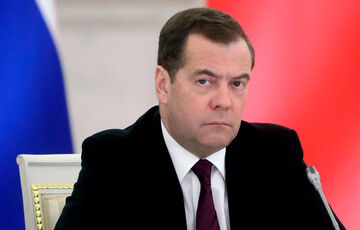 ”Хочуть догодити новим господарям”: Медведєв вибухнув погрозами на адресу Молдови через санкції проти РФ ”Хочуть догодити новим господарям”: Медведєв вибухнув погрозами на адресу Молдови через санкції проти РФ