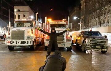 Прем'єр-міністра Канади вивезли у таємне місце на тлі протестів у країні