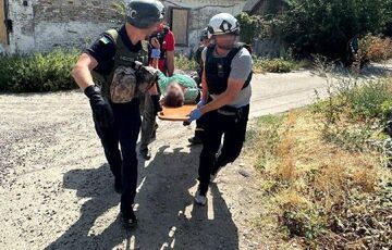 Россияне ранили двух человек в Никополе