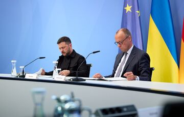 Россияне в ближайшие дни могут усилить удары по украинским позициям, - Зеленский