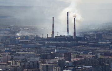 Крупнейшие промышленные компании России увольняют работников и сокращают смену из-за проблем в экономике