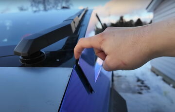 У ”пуленепробиваемого” Tesla Cybertruck начали отваливаться металлические панели