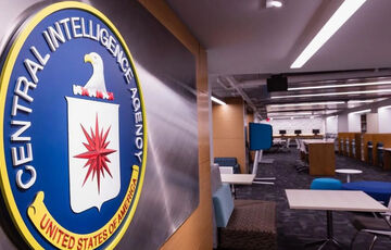 Тулси Габбард отстранила офицера ЦРУ, которая отвечала за российское направление