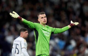 У Манчестер Сити настроены купить Лунина, - СМИ