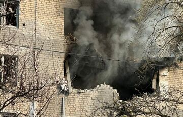 Российская армия ударила по многоэтажке в Селидово