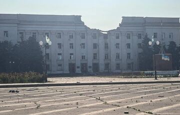 Россияне массированно атаковали КАБами центр Херсона