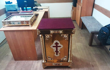 Гражданин Молдовы разбросал мощи святых на украинской границе: видео