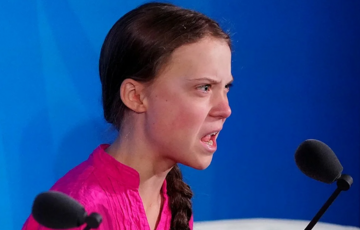 Выступление известной экоактивистки Греты Тунберг на экологическом саммите