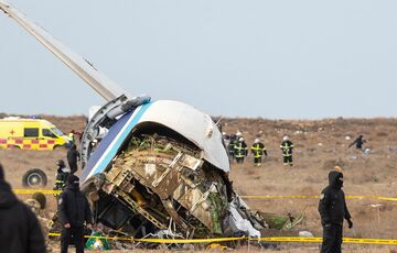 Падение самолета в Казахстане: Алиев заявил об атаке с земли в районе Грозного Падение самолета в Казахстане: Алиев заявил об атаке с земли в районе Грозного