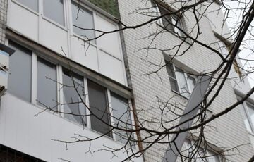 В Киеве обстреляли многоэтажку: подозревают инкассатора