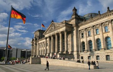 У ФРН провели великодні марші: учасники вимагали ”світу” та відмови від постачання зброї Україні У ФРН провели великодні марші: учасники вимагали ”світу” та відмови від постачання зброї Україні