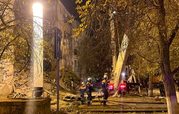 Из-за обрушения дома в российской Астрахани ввели режим чрезвычайной ситуации