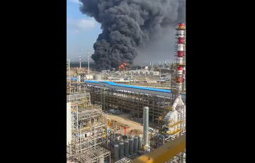 Пожежу на Новошахтинському НПЗ після атаки українських БПЛА ліквідували через п'ять днів