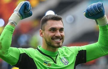 Вратарь сборной Украины второй раз женился – ФОТО